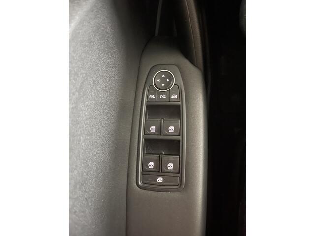 Renault CAPTUR TCe 100 Intense Zen 74kw Carplay / Climate C./ Adapt. Cruise C./ Style, Comfort en Winter Pack