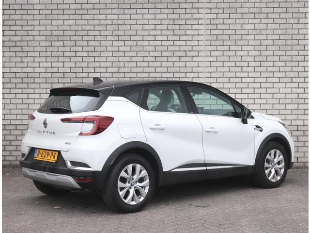 Renault CAPTUR 1.6 E-Tech Plug-in Hybrid 160 Intens | Navigatie 9,3" | Achteruitrijcamera | LM-Velgen | Climate Control | Stoelverwarming | Stuurwielverwarming |