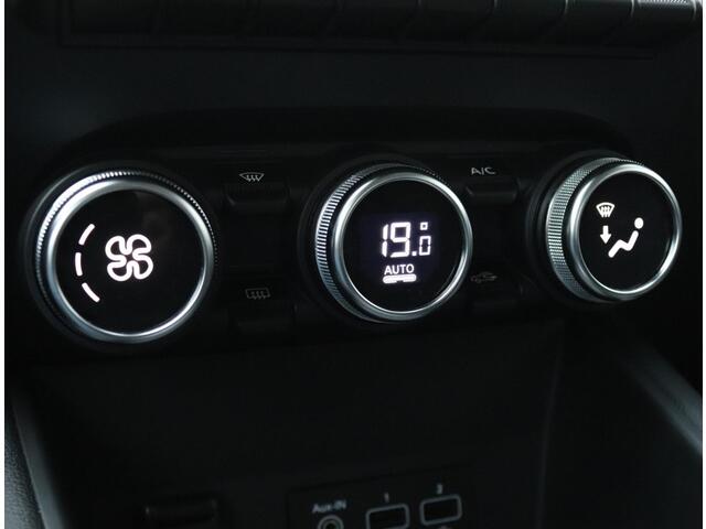 Renault CAPTUR 1.6 E-Tech Plug-in Hybrid 160 Intens | Navigatie 9,3" | Achteruitrijcamera | LM-Velgen | Climate Control | Stoelverwarming | Stuurwielverwarming |