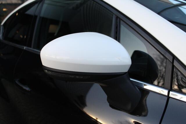 Renault CAPTUR 1.3 TCe 130 EDC Intens / TREKHAAK / NAVI / CAMERA / BLINDSPOT / ADAPT. CRUISE / CLIMATE / DEALER ONDERHOUDEN!