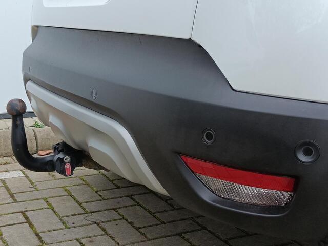 Renault CAPTUR 0.9 TCe Intens Climate Control / Navigatie / Parkeersensoren / Trekhaak / Lichtmetalen Velgen / Privacy Glass