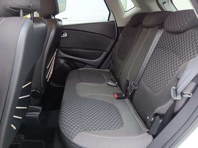 Renault CAPTUR 0.9 TCe Intens Climate Control / Navigatie / Parkeersensoren / Trekhaak / Lichtmetalen Velgen / Privacy Glass