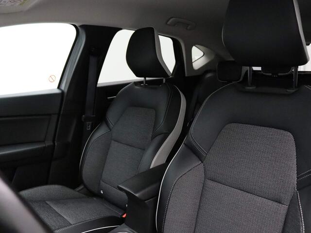 Renault CAPTUR TCe 130pk Intens EDC/AUTOMAAT Adapt. Cruise | Camera | Climate | Parksens. v+a | Stoel -/ Stuur verwarmd
