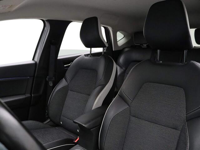 Renault CAPTUR TCe 140pk Intens EDC/AUTOMAAT Camera | Climate | Navi | Parksens. v+a | Stoel -/ Stuur verwarmd