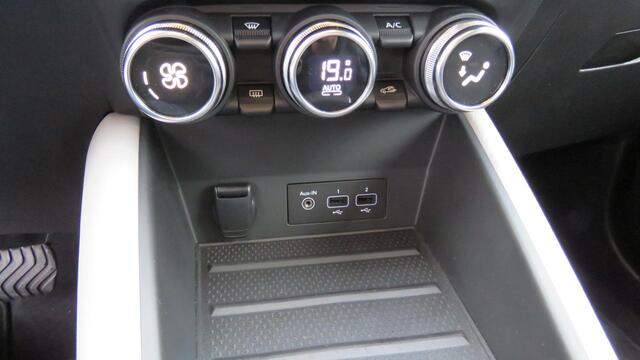 Renault CAPTUR 1.6 E-Tech Plug-in Hybrid 160 Intens Camera, Stoelverw., Navigatie, 30661 km !!