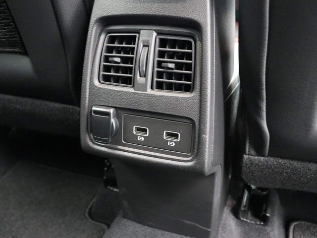Renault CAPTUR E-Tech Plug-in Hybrid 160 R.S. Line | Stoelverwarming | Grootscherm Navigatie |