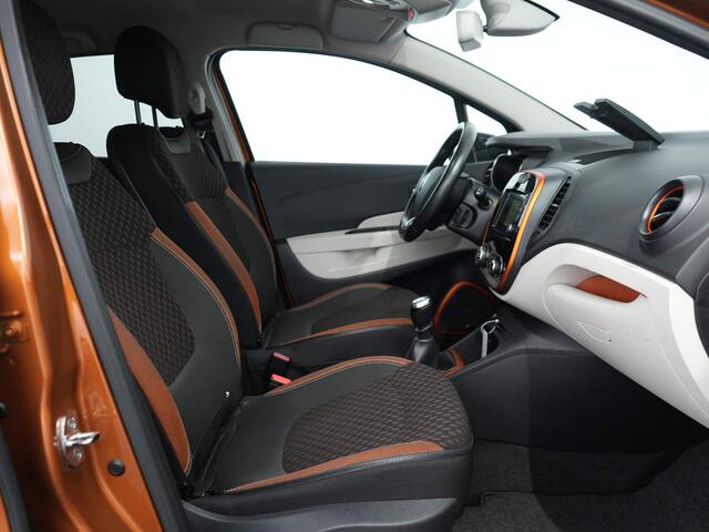 Renault CAPTUR 1.3 TCe Intens | Bose | Cruise control |
