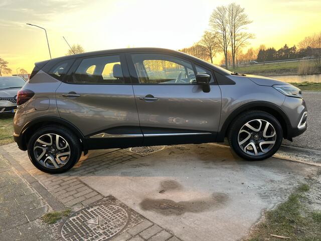 Renault CAPTUR 0.9 TCe Intens / Keyless / Cruise / Climate / DAB / 17'' LMV /
