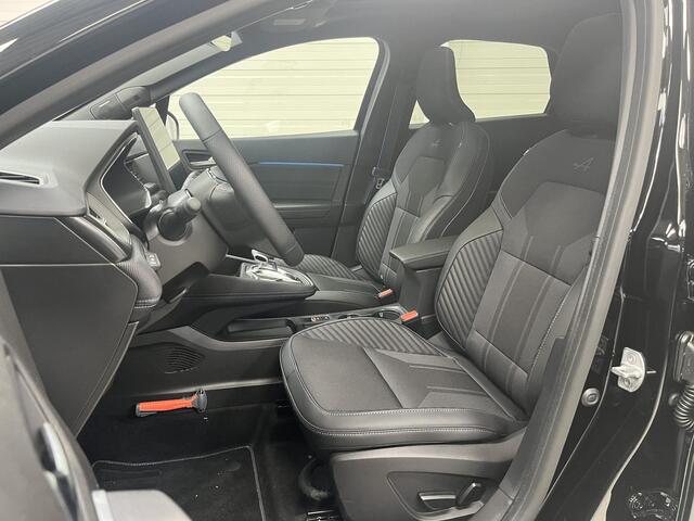 Renault CAPTUR 1.6 E-Tech Hybrid 145 esprit Alpine / Panoramadak / Rondomzichtcamera / Cruise Control Adaptief / Voorstoelen + Stuurwiel Verwarmd