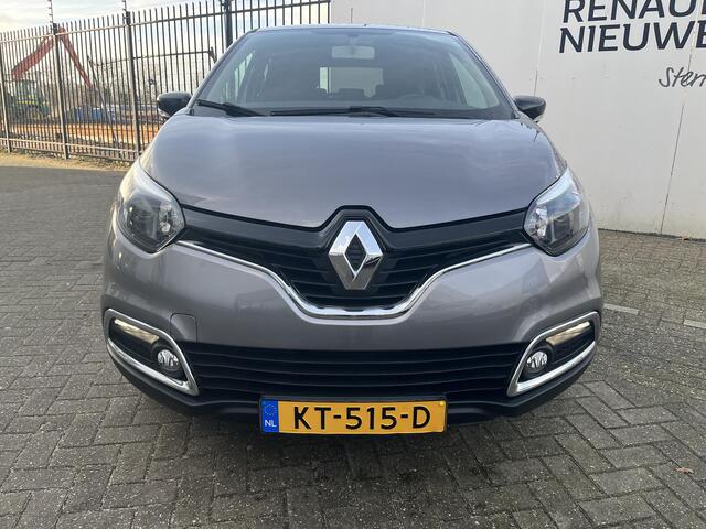Renault CAPTUR 1.2 TCe Limited / NAVIGATIE / PARKEERSENSOREN / LICHTMETALEN VELGEN / 4 CILINDER 120 PK