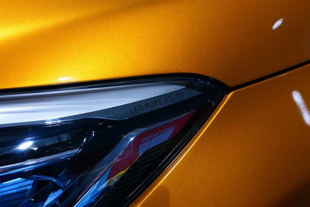 Renault CAPTUR TCe 90 Intens - Camera, Cruise, Navigatie