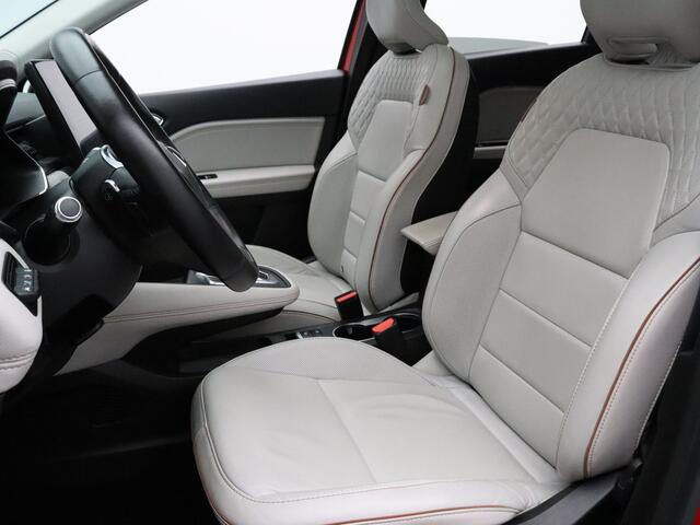 Renault CAPTUR TCe 130pk Initiale Paris EDC/AUTOMAAT Camera | Adapt. Cruise | Navi | Parkeersens. v+a | Stoel-/stuur-/voorruitverw. | Panoramadak