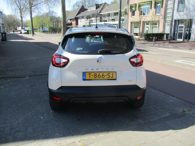 Renault CAPTUR 0.9 TCe Life 5-drs / AIRCO / NAVI / NW-STAAT / 65dkm
