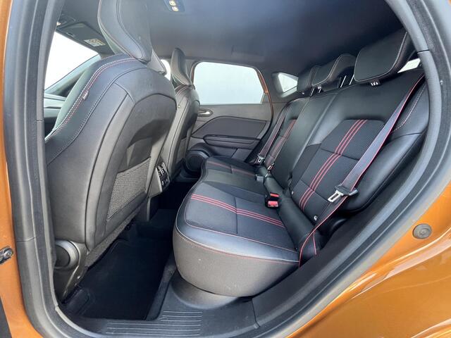 Renault CAPTUR 1.6 E-Tech Hybrid 145 R.S. Line Automaat / Achteruitrij camera / Cruise- en Climate Control / Apple Carplay & Android Auto / Navigatie groot scherm / Keyless Entry & Start / Parkeersensoren voor en achter / Lane assist