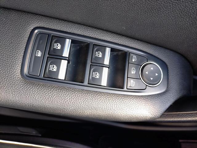 Renault CAPTUR 1.0 TCe 100 Intens / PARKEERSENSOREN incl. CAMERA / NAVIGATIE incl. APLLE & ANDROIDCARPLAY / CLIMATE CONTROL / KEYLESS ENTRY / FULL LED