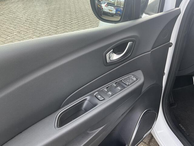 Renault CAPTUR 1.3 TCe Intens Stoelverwarming | Bose