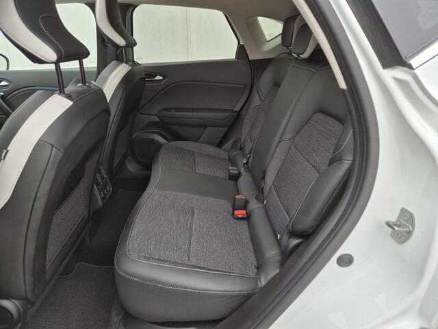 Renault CAPTUR 1.6 E-Tech full hybrid 145 techno Automaat / Pack Comfort / Pack Full Screen / Apple Carplay Android Auto / Achteruitrijcamera / Stuur-, en Stoelverwarming / Glazen schuif- en kanteldak / Cruise control / Keyless Entry/Start /