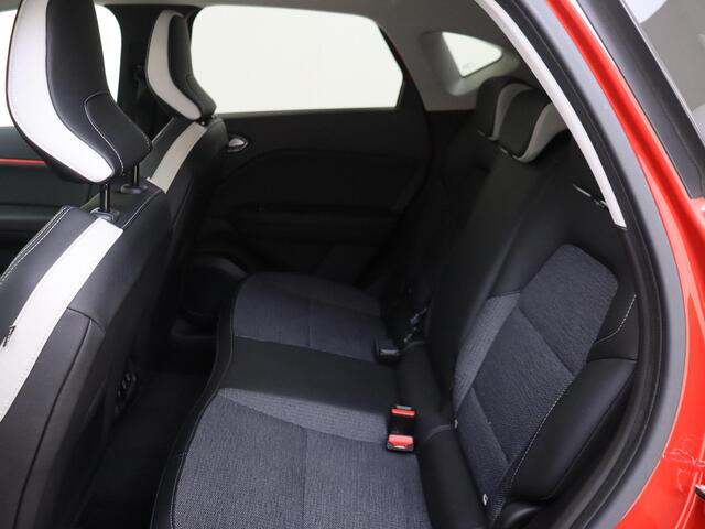 Renault CAPTUR 1.0 TCe 100 Intens | Trekhaak | Navigatie | Achteruitrijcamera | Climate Control |