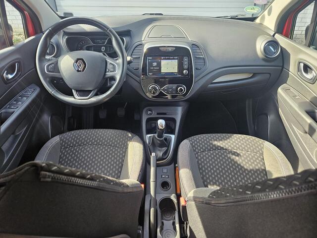 Renault CAPTUR 0.9 TCe Intens / 1e Eigenaar / Dealer Onderhouden / Achteruitrijcamera / Android Auto / Climate Control / Sensoren Voor en Achter / Navigatie / Reservewiel /