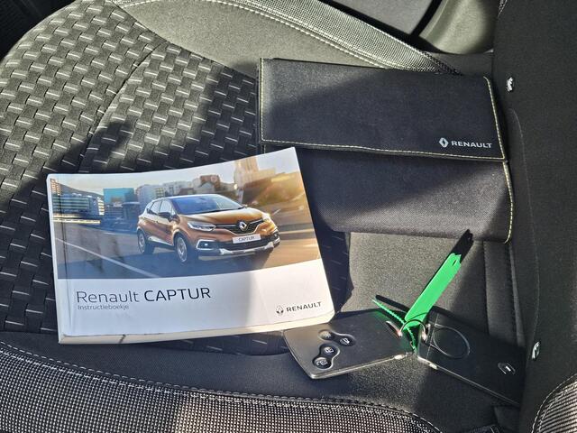 Renault CAPTUR 0.9 TCe Intens / 1e Eigenaar / Dealer Onderhouden / Achteruitrijcamera / Android Auto / Climate Control / Sensoren Voor en Achter / Navigatie / Reservewiel /