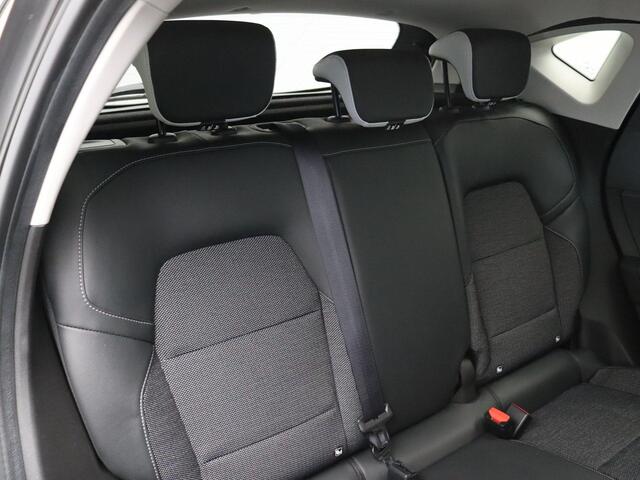 Renault CAPTUR E-Tech full hybrid 145pk techno | Navigatie 9,3" | Pack Advanced drive assist | Pack Full screen| Cruise control | LED verlichting | Apple carplay / Android auto |