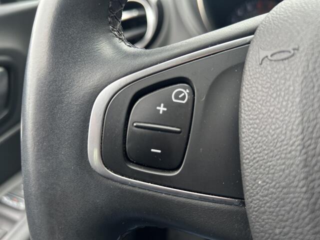 Renault CAPTUR 1.3 TCe Intens 150PK!! // FULL LED // NAVI // CAMERA // CLIMA // PDC // TREKHAAK!!