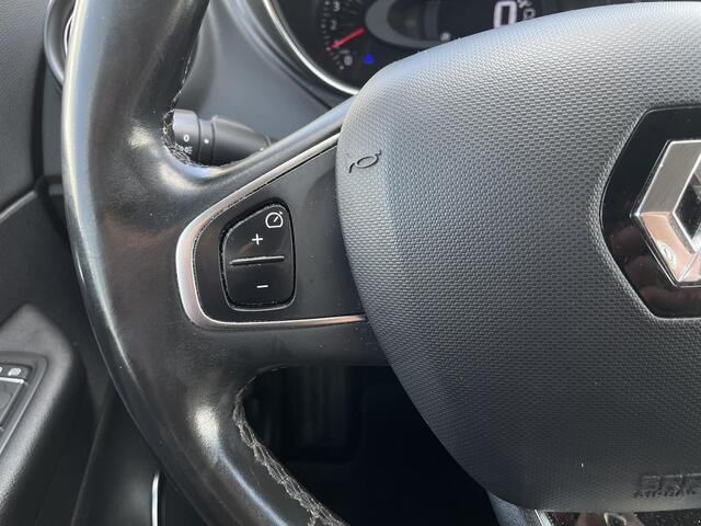 Renault CAPTUR TCe 120 EDC Limited / Automaat / Automatische Airco / Navigatie / Trekhaak / Lichtmetalen velgen / Parkeersensoren achter