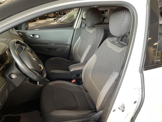 Renault CAPTUR 1.3 TCe Intens Cruise, Navi, Bluetooth, Side Steps, PDC, Camera, Airco, Elektrische ramen, LMV 17 Inch