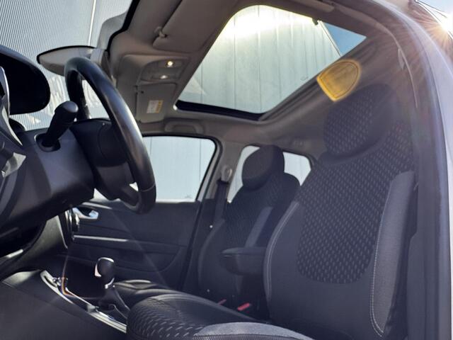 Renault CAPTUR 1.3 TCe Version S / Apple carplay/Android Auto / Electronic climate controle / Vast Panoramadak / Cruise controle / Navigatie /