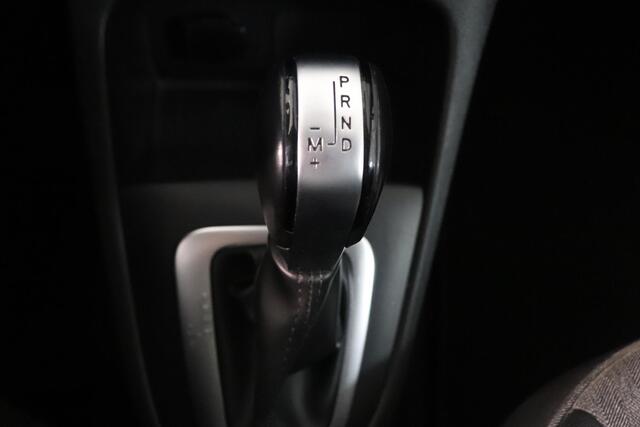 Renault CAPTUR 1.2 TCe Intens | Parkeersensor | Climatronic | Navigatie | Trekhaak | LED | Armsteun |