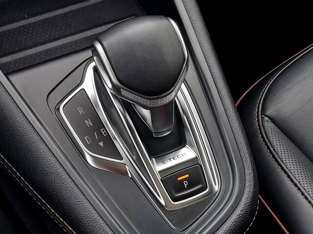 Renault CAPTUR 1.6 E-Tech Plug-in Hybrid 160 Initiale Paris / Elektrisch Schuif-/Kanteldak / Bose Audio / Lederen Bekleding