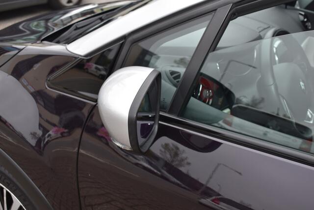 Renault CAPTUR 1.2 TCe Initiale Paris Automaat leer Navi 11000 km