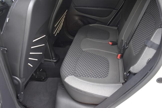 Renault CAPTUR 0.9 TCe Intens / Navigatie / 17" LM / Sensoren achter / Carplay / Keyless