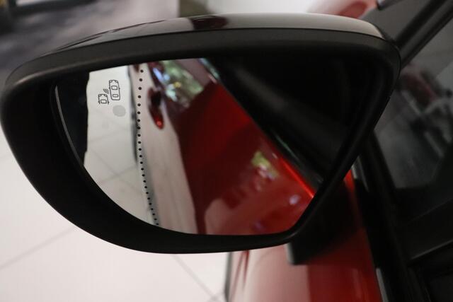 Renault CAPTUR 1.2 TCe Intens | Camera | Climatronic | Android Auto | Navigatie | Trekhaak | Automaat |