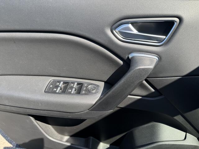 Renault CAPTUR 1.3 TCe 130 Automaat, Panoramadak, line assist, Camera Een proefrit levert het bewijs. Neem contact op en we maken een afspraak!