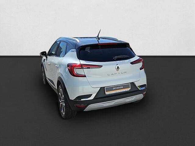 Renault CAPTUR 1.3 TCe 140 Intens EDC AUTOMAAT / 18 INCH / CAMERA / STOEL EN STUURVERWARMING / FABRIEKSGARANTIE TOT 02.2027