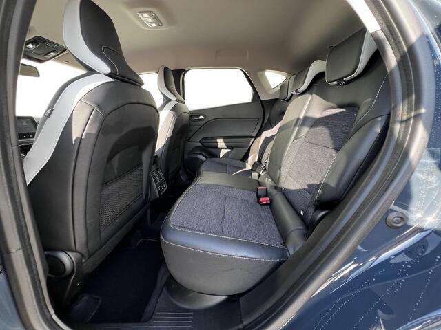 Renault CAPTUR 1.6 E-Tech Hybrid 145 Intens / Dealer onderhouden / Achteruitrijcamera / Parkeersensoren V+A / Navigatie via Apple Carplay Android / Climate Control / DAB /