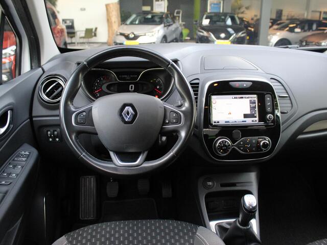 Renault CAPTUR TCe 90 Intens / DEALER OND. / EASY LIFE PACK / NAVI / CAMERA / PDC V+A / PRIV GLASS / BLINDSPOT / PARK ASS. / CRUISE / CLIMATE / KEYLESS / ANDROID AUTO / 17''