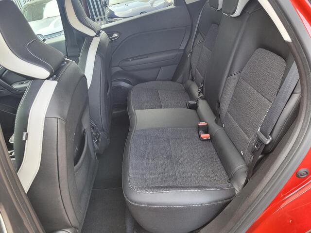 Renault CAPTUR 1.3 TCe 130 Intens (Hoge instap) Automaat | Camera | Navigatie | Dealer Onderhouden
