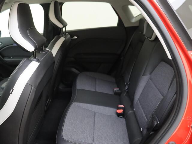 Renault CAPTUR 1.3 TCe 140PK Intens | Trekhaak | Navigatie 9,3" | Achteruitrijcamera | Climate Control | Carplay | LED Koplampen