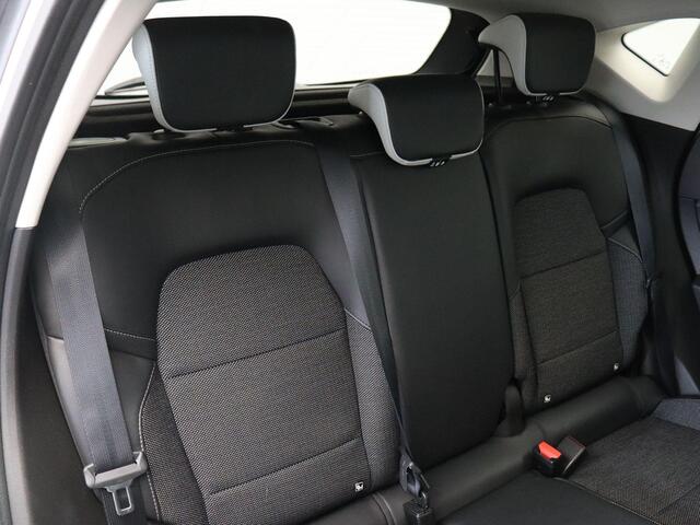 Renault CAPTUR 1.6 E-Tech full hybrid 145 techno | 18" Lichtmetalen velgen | Parkeersensoren voor/achter | Achteruitrijcamera |