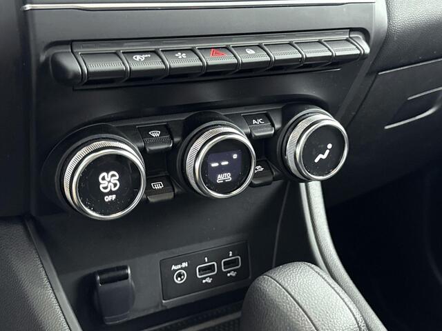 Renault CAPTUR 1.3 TCe Intens 140PK | Automaat | Afneembare Trekhaak | Navigatie | Achteruitrijcamera | Half-Leder | Apple CarPlay & Android Auto