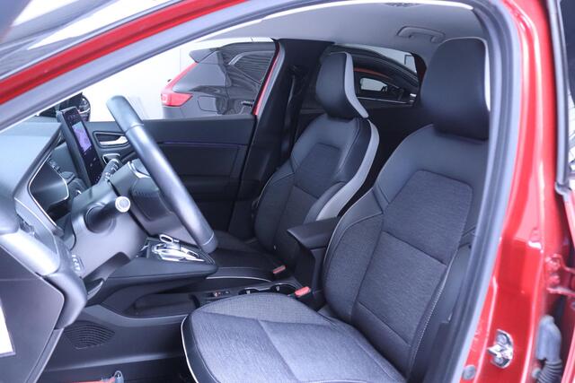 Renault CAPTUR 1.6 E-Tech Plug-in Hybrid 160 Business | Bose | Rondomzicht camera | Navigatie |