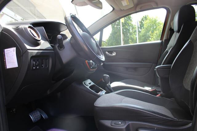 Renault CAPTUR 1.2 TCe Intens | Stoelverwarming | Navigatie | Parkeersensoren | All Seasonbanden | Dodehoekdetectie | Cruisecontrol | LMV