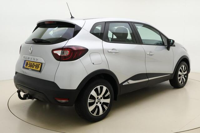 Renault CAPTUR 0.9 TCe Limited Navigatie | Trekhaak | 1200 KG Trekgewicht | Cruise Control | Start/Stop Knop | Lichtmetalen Velgen | Parkeer Sensoren Achter |