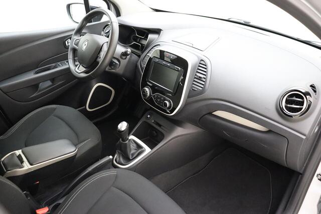Renault CAPTUR 0.9 TCe Limited Navigatie | Trekhaak | 1200 KG Trekgewicht | Cruise Control | Start/Stop Knop | Lichtmetalen Velgen | Parkeer Sensoren Achter |