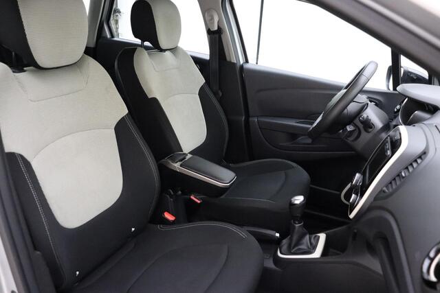 Renault CAPTUR 0.9 TCe Limited Navigatie | Trekhaak | 1200 KG Trekgewicht | Cruise Control | Start/Stop Knop | Lichtmetalen Velgen | Parkeer Sensoren Achter |
