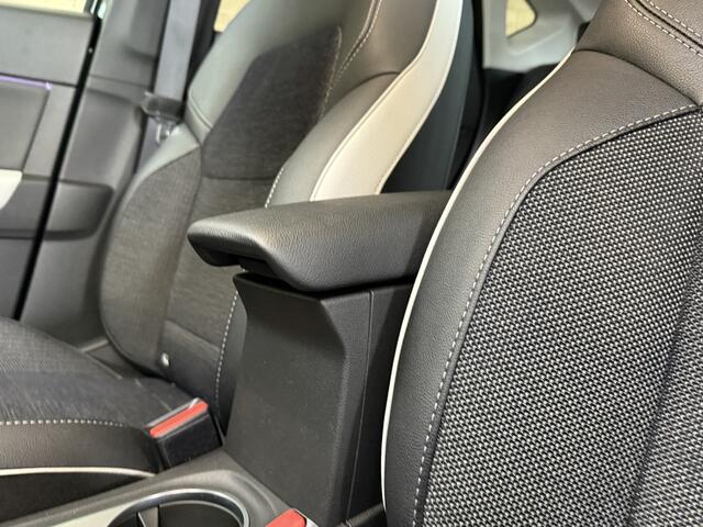 Renault CAPTUR 1.3 TCe 155 Edition One | Groot Navi | Bose | Pano | 360 | 18" | Stuur & stoel verwarming | 100% elk jaar Dealer onderhouden!