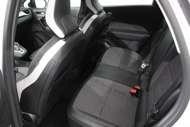 Renault CAPTUR 1.3 TCe 155pk Automaat Intens Renault Captur 1.3 TCe Intens | Navigatie | Climate control | Lane Assist | Keyless Go | Camera | Stoel/Stuurverwarming | LED | Lichtmetalen Velgen |