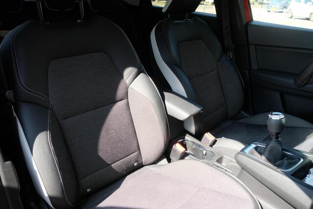 Renault CAPTUR 1.0 TCe 100pk Intens | App connect | Climate | Cruise | PDC